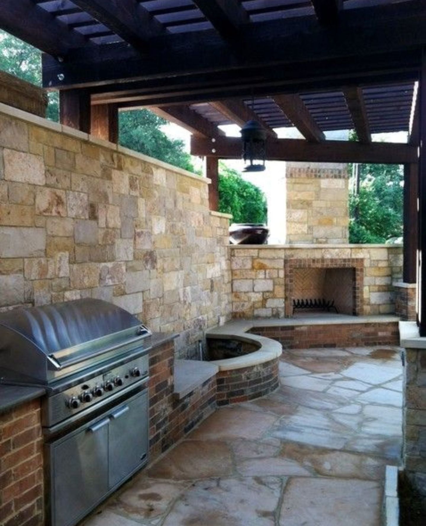 Outdoor Kitchen