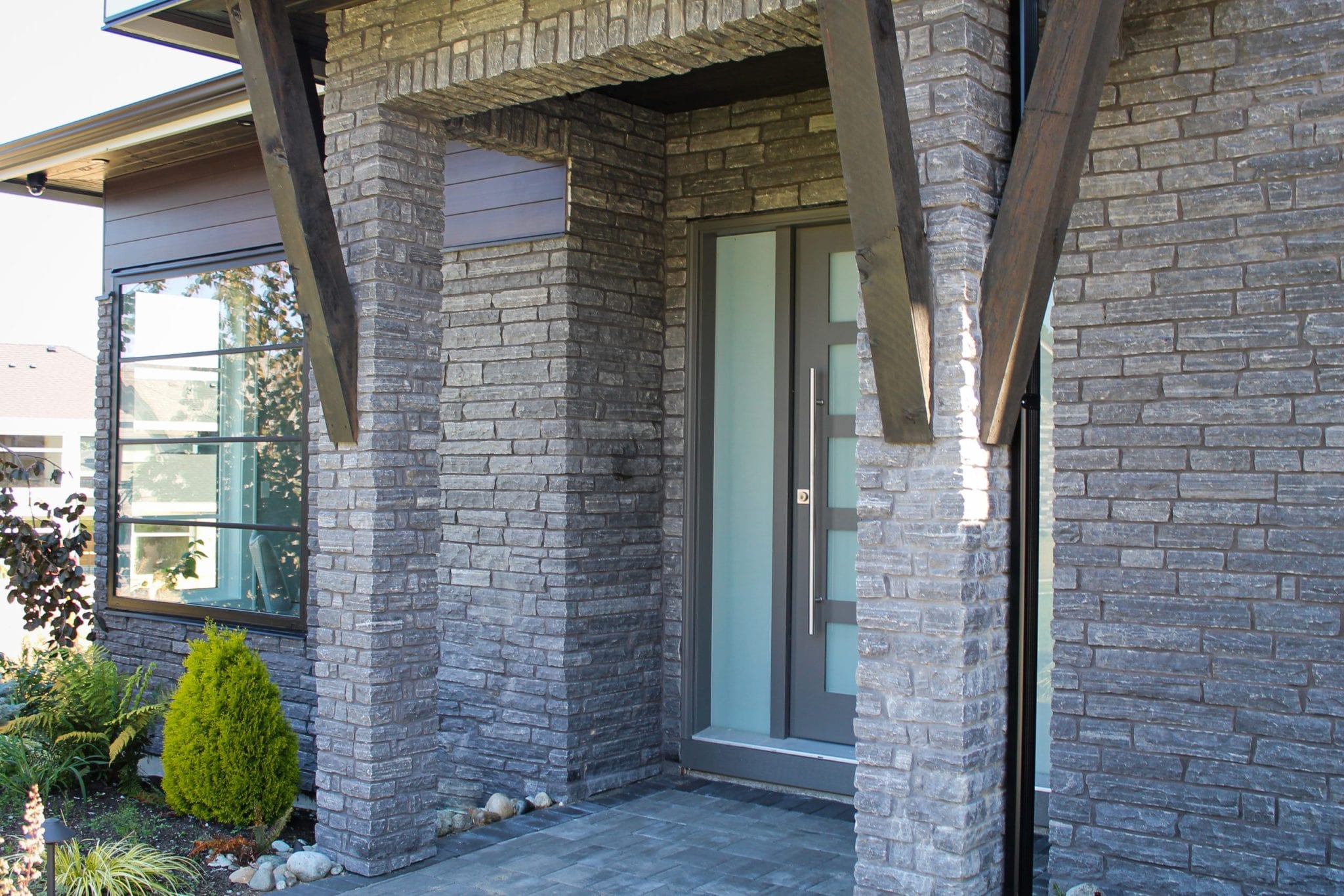 M Black Castle Exterior Stone Cladding (15X60 cm)
