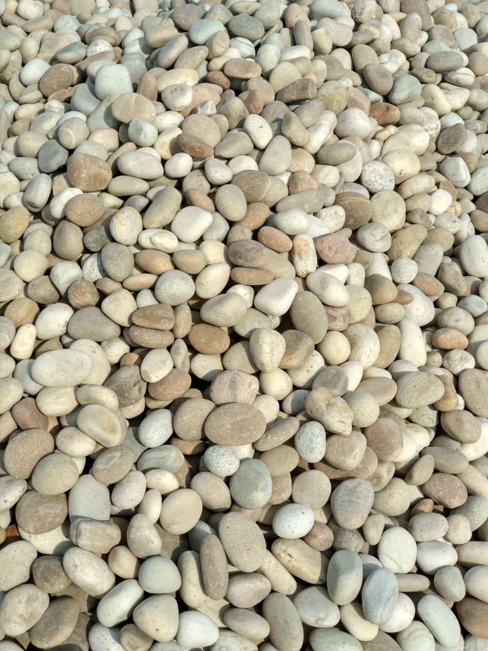 Natural White & Beige River Pebbles (₹8000/ton)