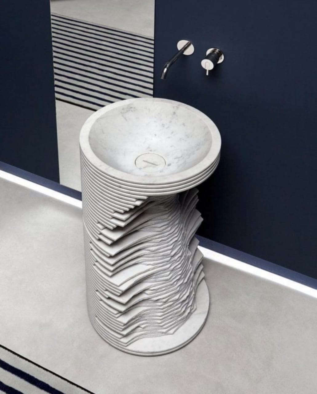 Sculptural Cascade Basin: Modern Layered Washbasin