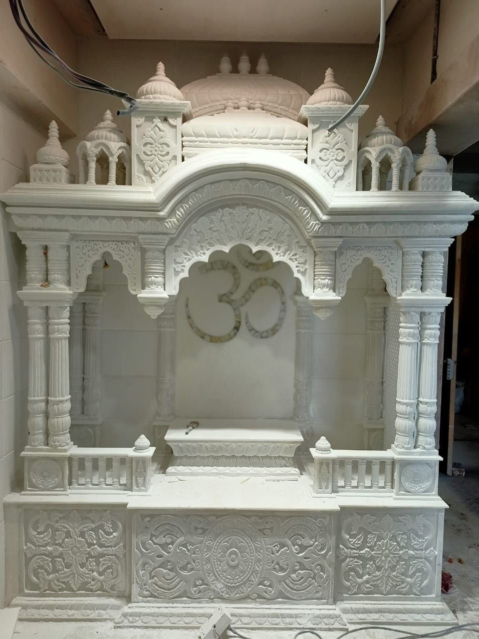 Hand-Carved White Marble Mandir – Traditional Indian Temple