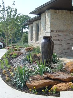 Rustic Canyon Boulders (₹9000/ton)
