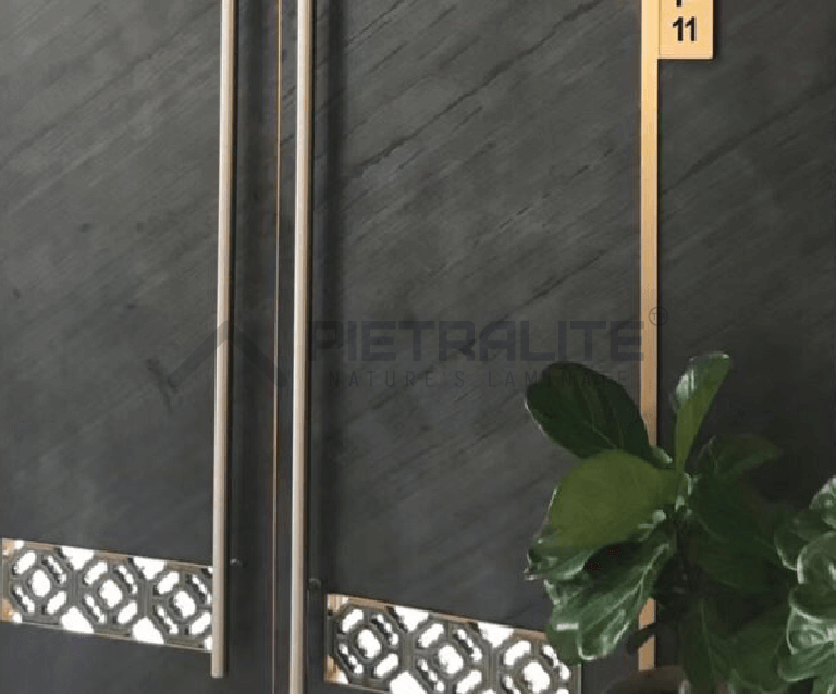 Strike Black (Superflex Stone Veneer)